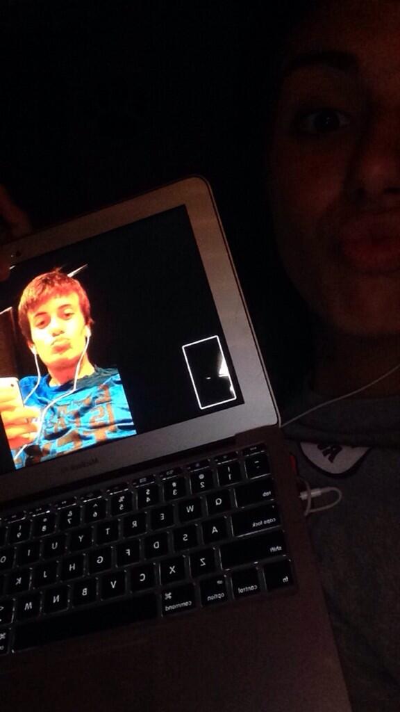 alligirl_14's tweet photo. Selfieee❤️😂 #longdistancerelationships http://t.co/oQH23tWOi8