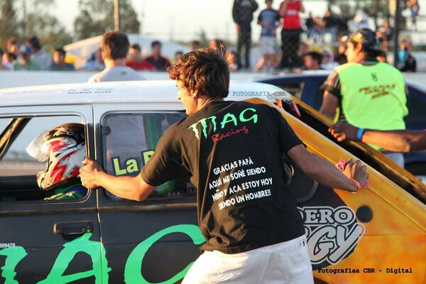 N17Lautaro's tweet photo. #MagRacing el team de trelew , linda frase http://t.co/XhI2DzjugT