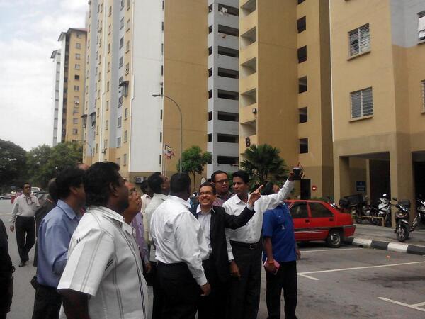 logabalamohan's tweet photo. Lawatan kerja ke PPR Beringin, Jinjang. http://t.co/849z265UfD