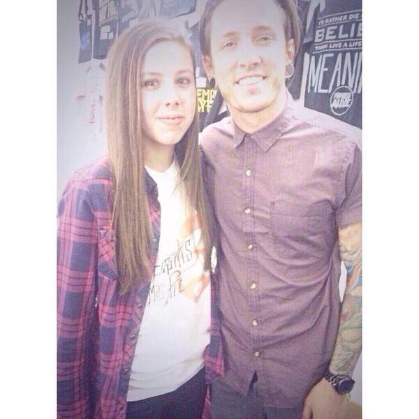 BandGoals's tweet image. @/nickisws with @/telletwa