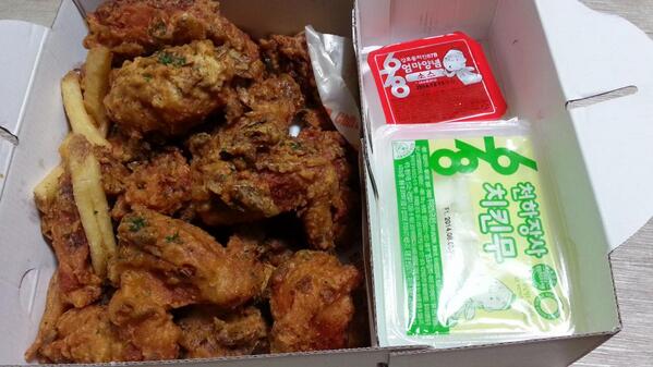 gomji_21's tweet photo. 강호동치킨 http://t.co/q0F0bZLtUZ