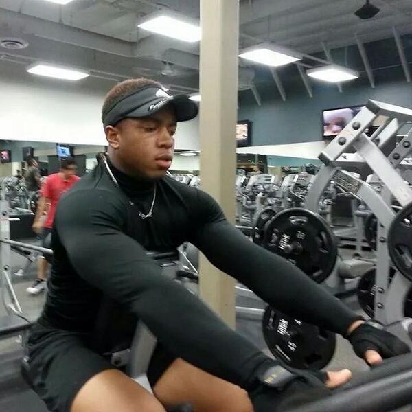 ruffworksdbts's tweet photo. Get bigger and stronger every day http://t.co/44x4VSxJvH