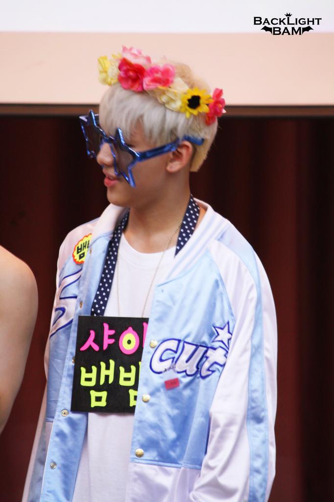 Bseyo1GCIAA10Zi.jpg:large