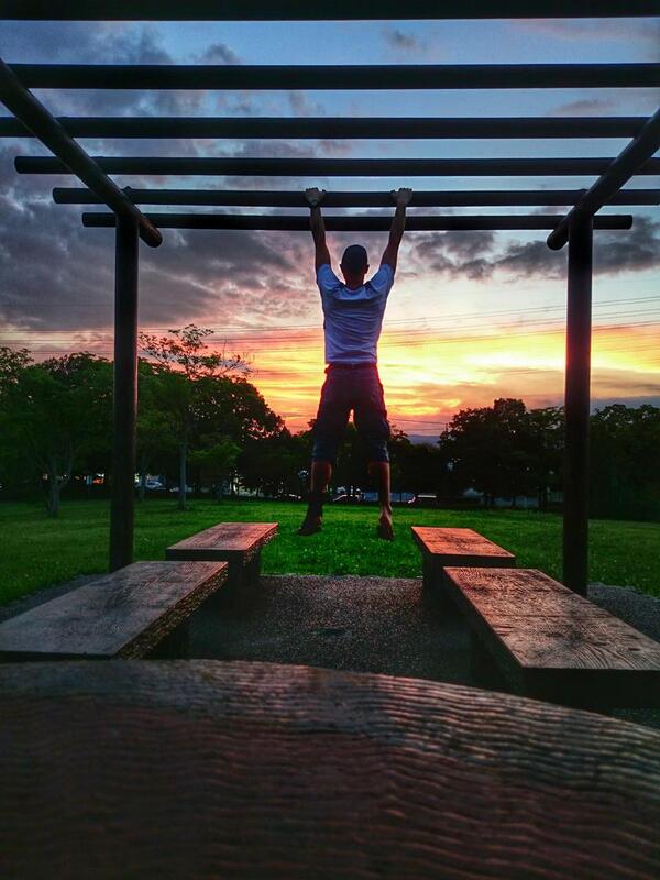 FuelRestMotion's tweet image. #chinups #workoutwithaview #concretejunglegym #i'mworkingout #betterthanTSP @AlKavadlo ;)