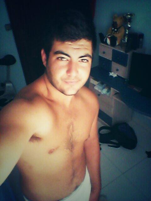 pakillonicolas's tweet photo. Aki q tengo esto abandonado Buenos dias :)) http://t.co/9D6Drk2f4p