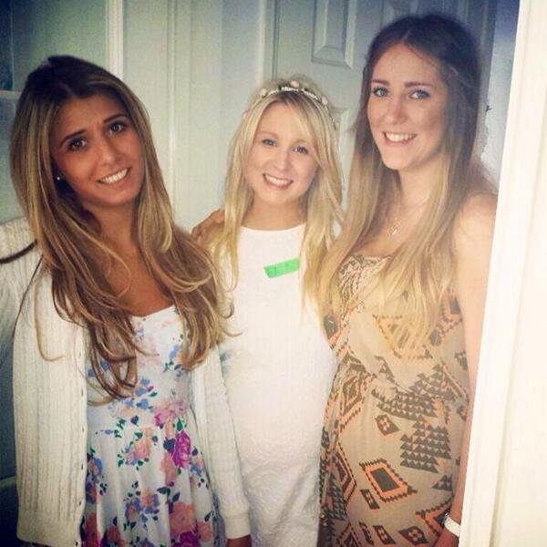 Sammyfarrell88's tweet photo. Three amigos 🐰🐱🐸 http://t.co/w4GeEdipB6