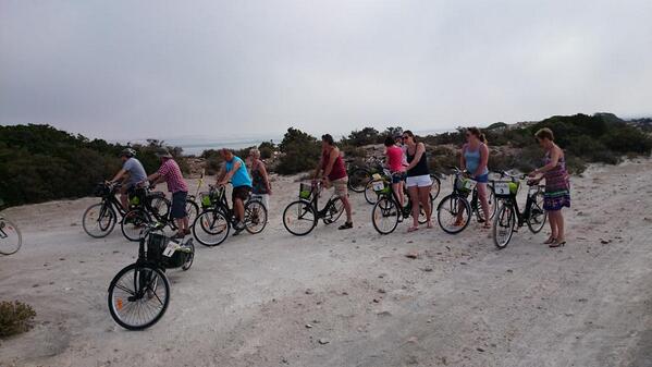 enruta2's tweet photo. Hoy vamos completos con clientes holandeses, muy interesados en conocer la flora de Punta Entinas #Roquetas http://t.co/ritq3QhfUN