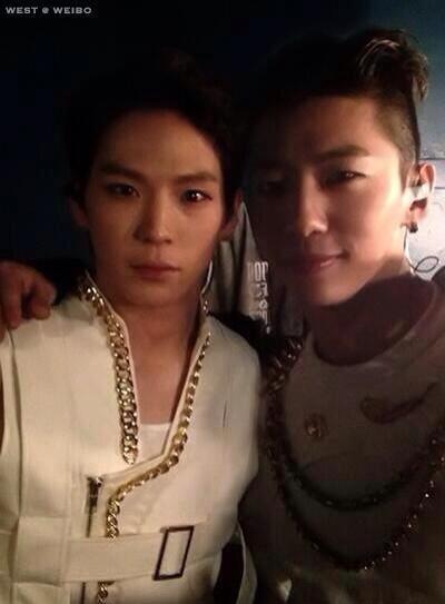 strong_bangchan's tweet photo. ขอบคุณฟ้าที่ทำไห้เราได้ฟินผช.2คนนี้ #900DaysWithBAP http://t.co/PxenUPPxnn