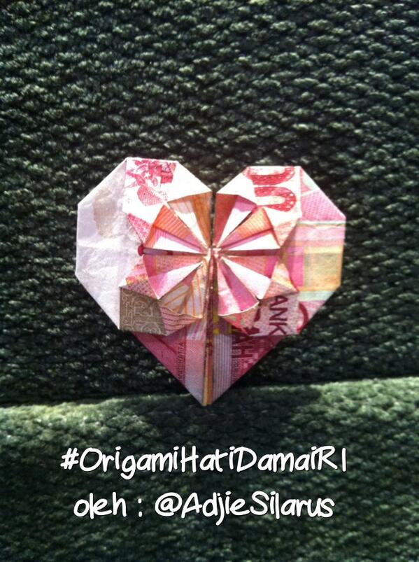 Adjie Santosoputro в Twitter Berbentuk Hati Dari Melipat