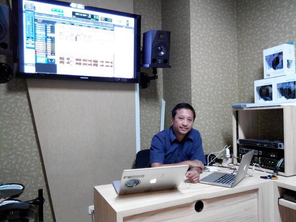 ArtSonica's tweet photo. Ini dia foto2 kelas audionya... http://t.co/8hHydoE4zJ