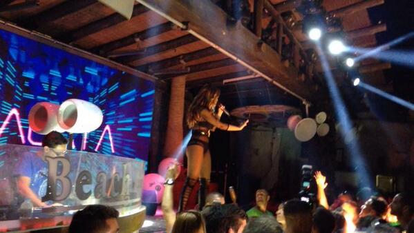daniilunag's tweet photo. Grande @NALAYABROWN, increible en el #monkeybeachclub.. Feel the music!! http://t.co/reuL3Nmp5z