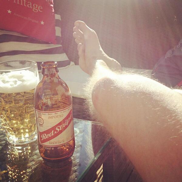 _arto_'s tweet photo. Beer and sun #summer2014 #chillingvisions http://t.co/Ikn2ltW5A1