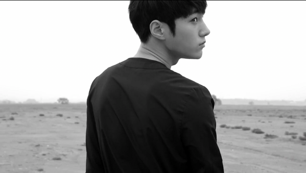 sooyeolie's tweet photo. Myungsoo: /looks at wooyeol flirting/ http://t.co/EXJpIZNaEs