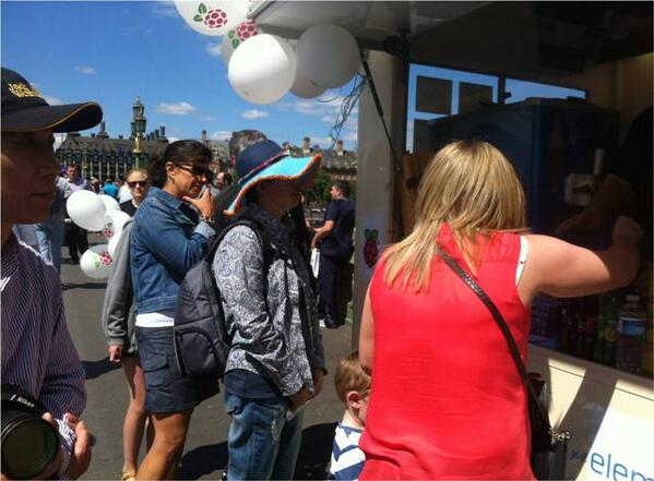 element14_Avnet's tweet image. Nice queue forming at our stall now. Come get  your ice cream with #ExtraRaspberry!