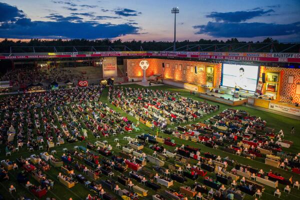 Chema_Munoz's tweet photo. Viendo la final del Mundial en Alemania. Años de ventaja. http://t.co/wbyRaS7DkU