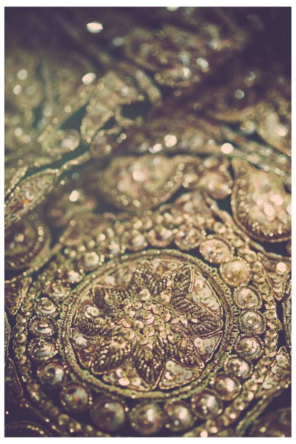 MMalhotraworld's tweet photo. Sneak peek into @ManishMalhotra1 's PORTRAITS - Couture Collection 2014-15. @TheFDCI  #craftsmanship http://t.co/KpwyVe1LFv
