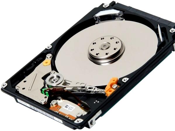 Learn2codeIT's tweet image. This weekend we opened up a hard-drive and discovered the pieces inside. Everyone got a piece from the hard-drive :-)