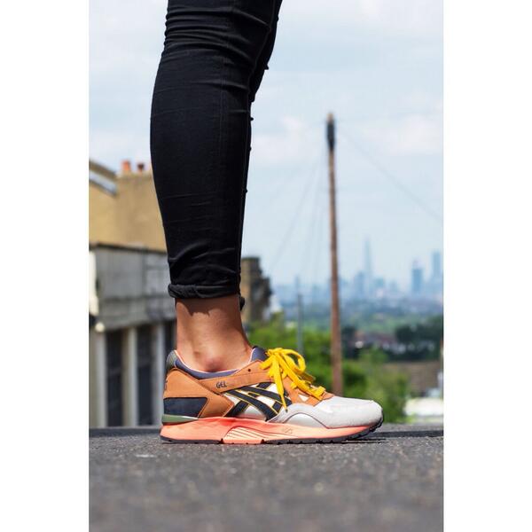 gel lyte v midnight bloom