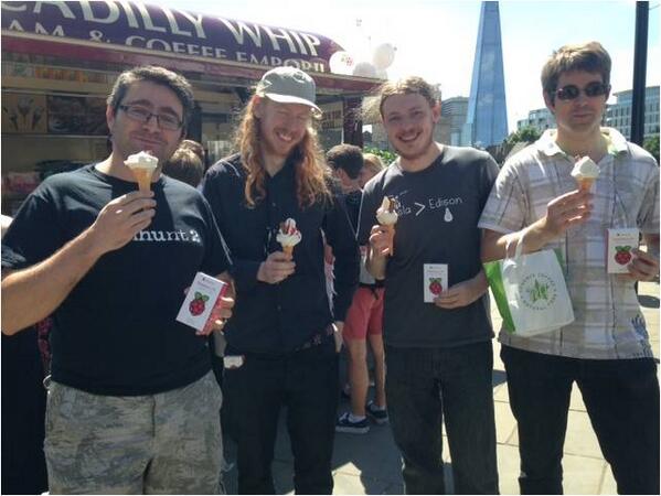 Nexus_Memory's tweet image. What a great idea RT @element14: More happy customers with their free ice creams and lashings of #ExtraRaspberry