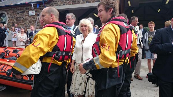ClarenceHouse's tweet image. The Prince and The Duchess met @RNLI volunteers at #Looe&apos;s new pontoon before their walkabout through the town