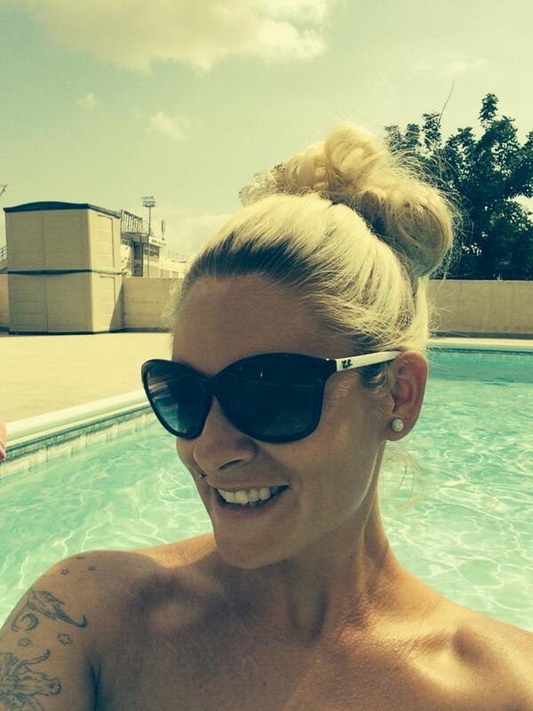 wems22's tweet photo. #rayban http://t.co/f6fcgGjb5V