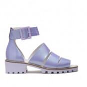 iamkristabel's tweet photo. OMG @miistashoes is having an epic #TweetItCheaper sale, need these! http://t.co/o6bqfWzZdB http://t.co/3WARGrEyCq