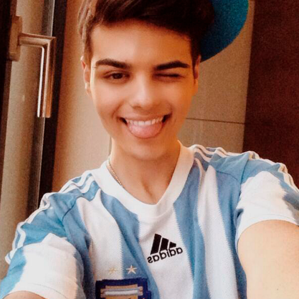 Late931Oficial's tweet photo. HOY!! 14.30 en los estudios de @Late931Oficial Pto Madero, nos visita @AbrahamMateoMus x http://t.co/6EjWpj64PX http://t.co/VMmqbaoZQ1