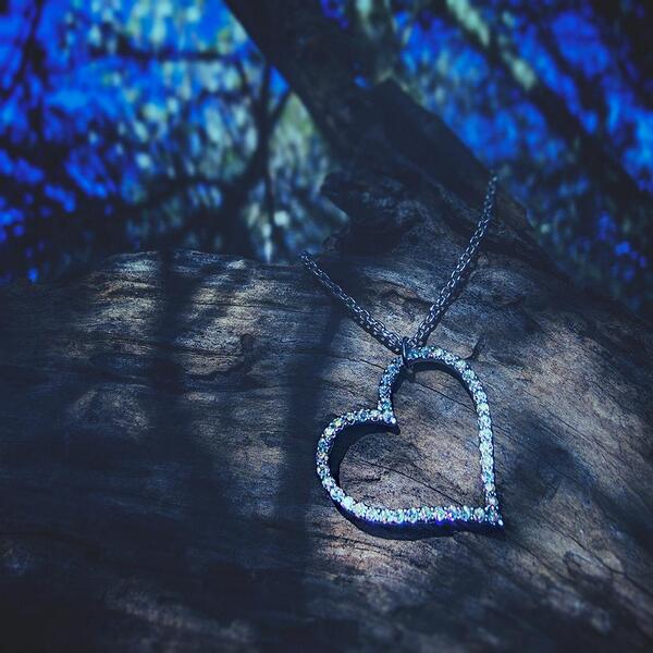 _cocomango's tweet image. Precioso colgante de corazón con cristales #swarovski . Un regalazo! #fashion #fashionblogger  #jewelry #jewels