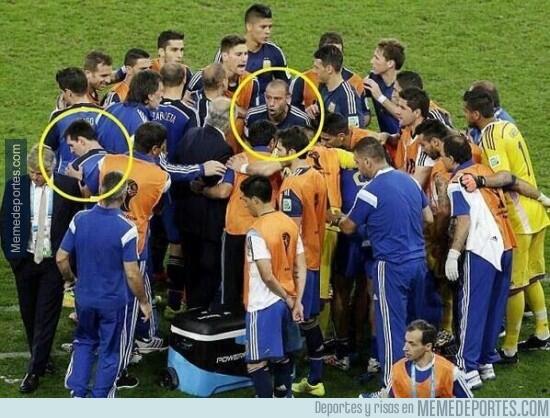 Futbol_Espanol's tweet photo. ¡SIMPLEMENTE UN CAPITÁN SIN CINTA, GRANDE MASCHE! #CRACK http://t.co/njtCsolLWW