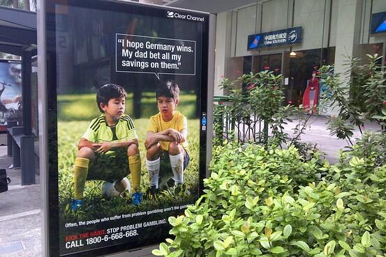 BigRedEgg's tweet photo. How to be a good Dad. http://t.co/sDKwPGSlBB