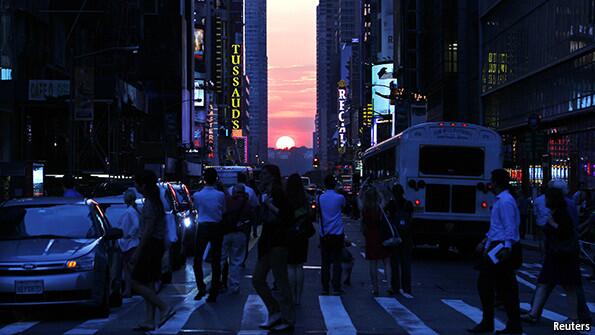 The Economist explains the meaning of "Manhattanhenge" econ.st/1rarYbV