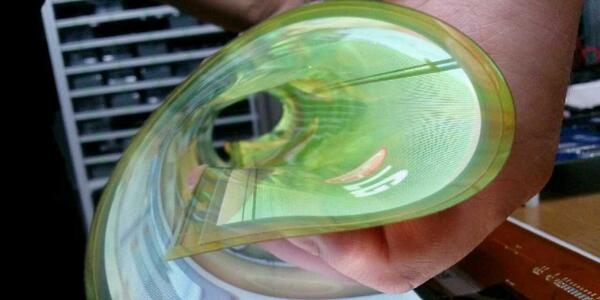 LG created a flexible display that can roll up like a newspaper read.bi/1ozZJNv