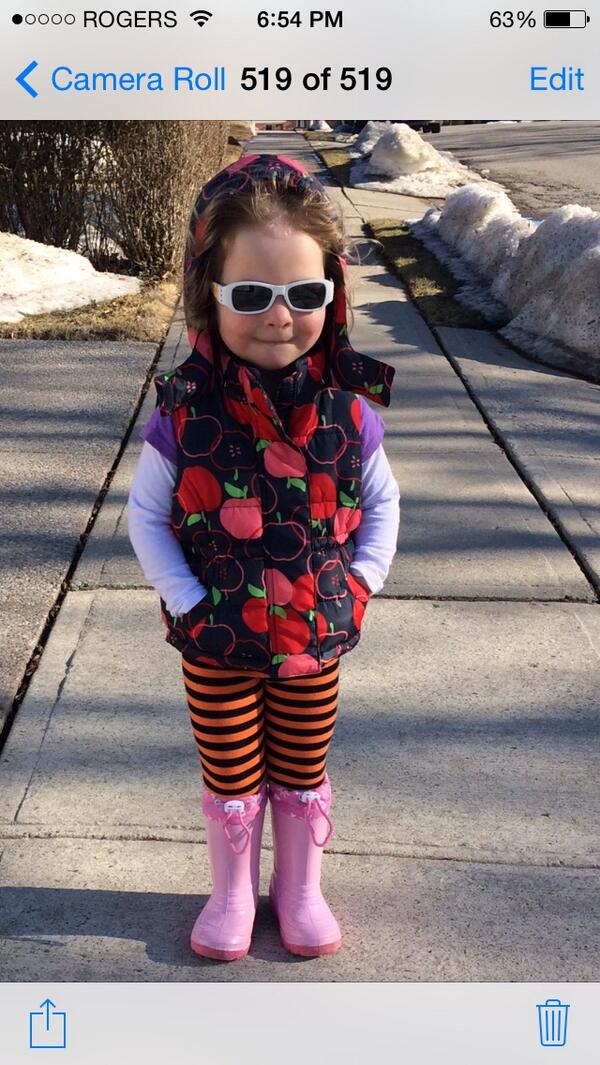 tianabarfoot's tweet image. Outfit on point Averie 👌 #patternonpattern