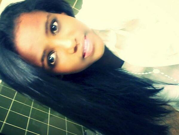 SexiiliciousVAL's tweet photo. Fresh blowout! #LongHairDontCare black girls can grow long hair http://t.co/sKzS6AyhWO