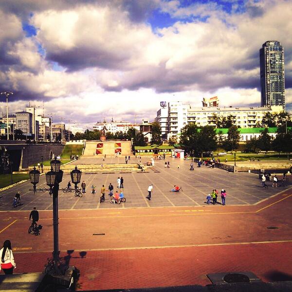 LeppJulia's tweet photo. Екб!!! ееееееееууу!!!! *_* http://t.co/5NDLD30fVN