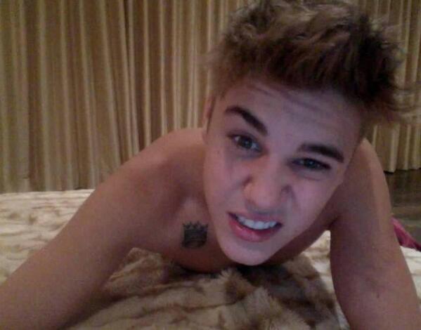 Chillin in bed who wanna join? SIKE