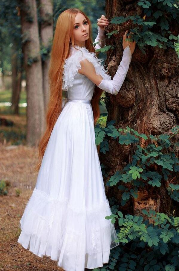 eentertainment's tweet photo. So, there's another "human barbie" who claims to have had no plastic surgery... http://t.co/wKcEzykf7e http://t.co/DVgv6206p3