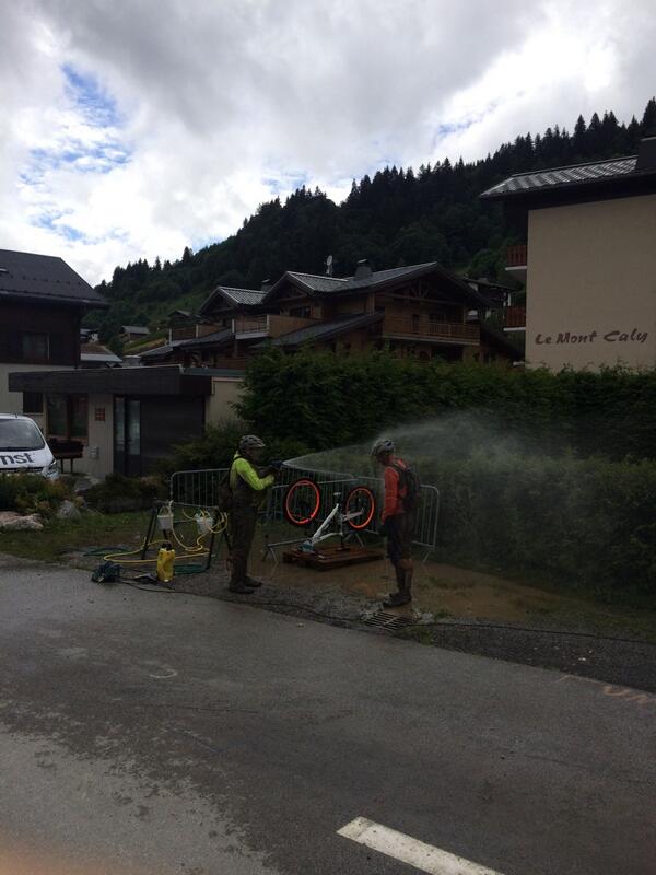 No Passportes ride as was heavy rain