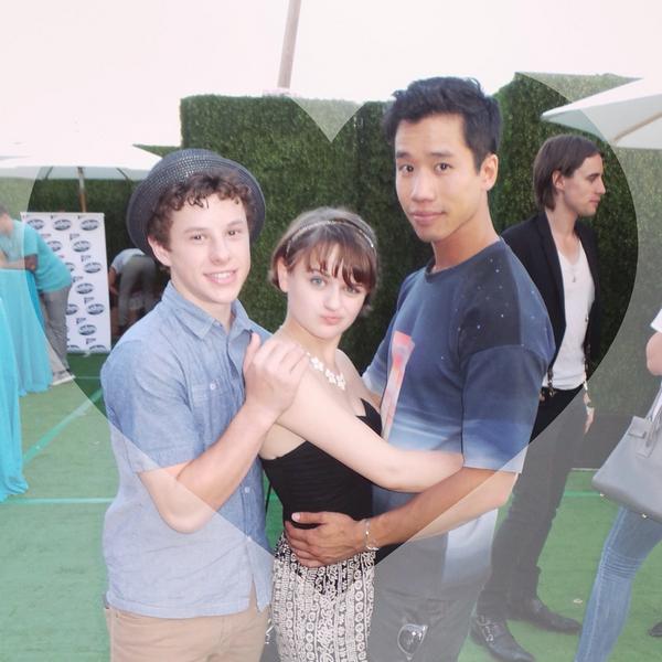 JaredEng's tweet photo. Love love love these two @JoeyKingActress @Nolan_Gould #jjsummerfiesta // @reevecarney 📷💣 http://t.co/ywMd3y4HgJ