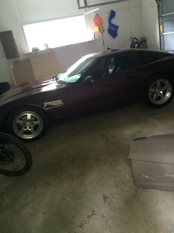 madisontimm_'s tweet image. Walk into the garage... "Um mom? Why do we have a corvette..?" #corvette #umokay #ifyouinsist