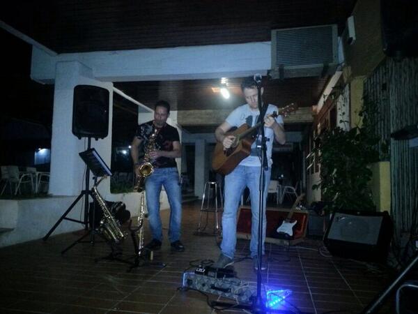 JuanmaLinde's tweet photo. En directo en Cambalache de Aguadulce con Jose Luis Miralles y @JLEstevezLopez #fresco #jazz #concierto #aguadulce http://t.co/Ho6jrAHj6r