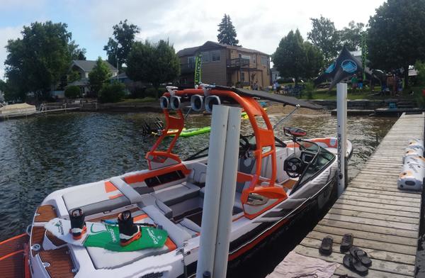 #boat #wakeboarding #chillwithwatson <a href="/ShawnMWatson/">SHIB GUY</a> <a href="/TheBoarderline/">Boarderline</a>