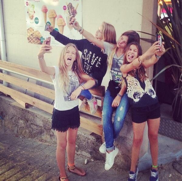 ThylaneBFans's tweet photo. Thylane and her friends #selfies http://t.co/lhsziC8mpc