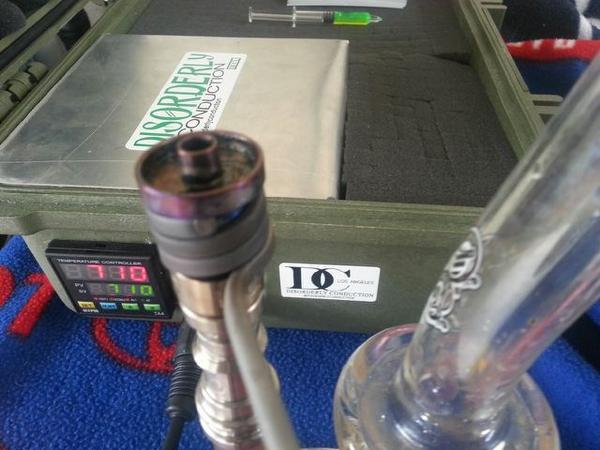 840DoubleToke's tweet photo. Reviewing the @disorderlycondu  #DNail #PeliNail @taskrok #InfinityNail #electric nail on @theradioio 88869BUBBA http://t.co/FZjj1y57Wq