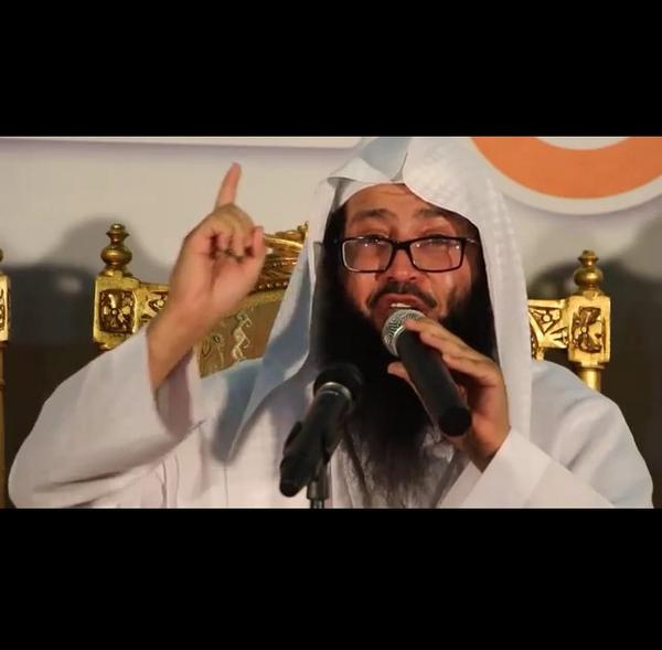 alsakbah's tweet photo. بالأمس قلنا أهلاً ..

واليوم نقول مهلاً ..

أيام رمضان تمضي بسرعة !!!!

فمن أساء الإستقبال ،،،
فليحسن الوداع ...🌹 http://t.co/BIWJt6IkLv