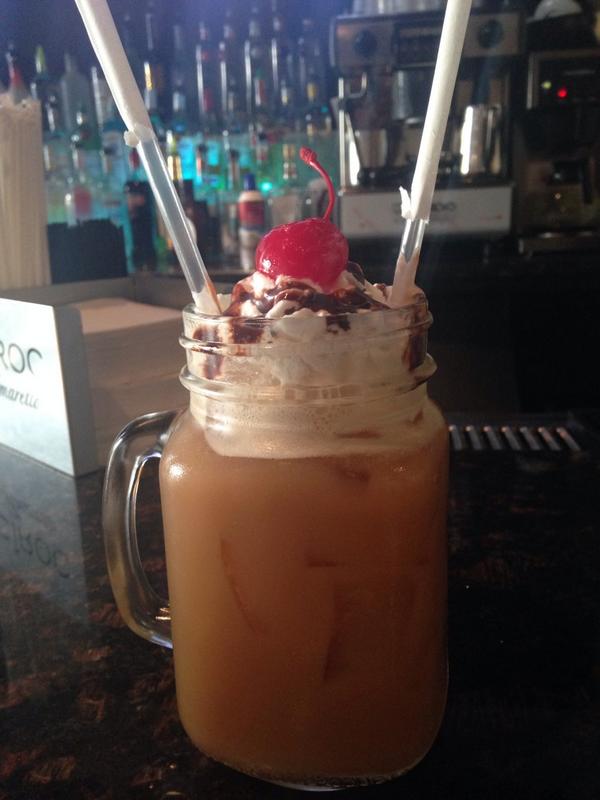 PBEineziDESIGNR's tweet photo. White Russian iced coffee made by @foxxisredd at @UniontownDC #utowndc #anacostia #happyhour http://t.co/veJIoByxKY