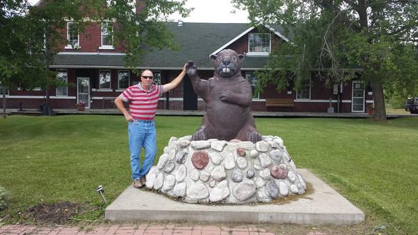 bebramwell's tweet photo. Bill's new friend #Roadtrip2014 http://t.co/os91MCnig0