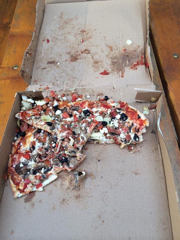LindyMinke's tweet photo. A valid reason to not try and bike your pizza home shitfaced. #whoops #whahappened @pipesinclair http://t.co/em0gkZORfR