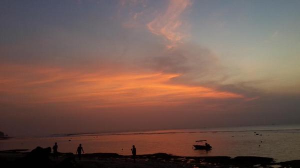 ashyleigh55's tweet photo. if you dont like sunsets... you better check your life http://t.co/gNukT2eIxQ