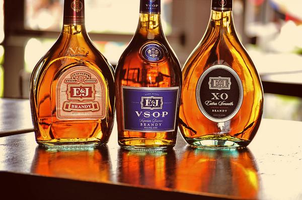 '@EJBrandy: Join the E&J Family. Just FOLLOW to join. #EJFamily '